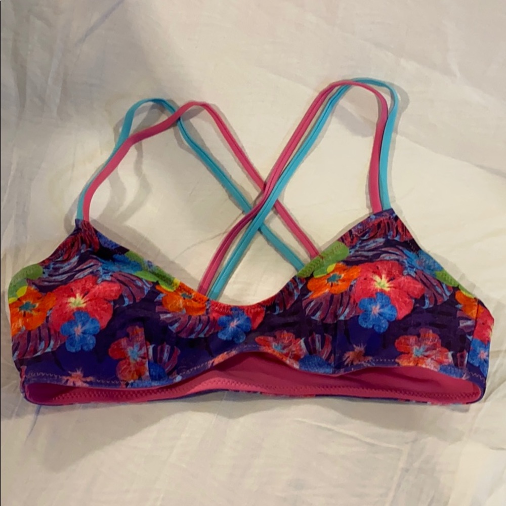 Maui and sons reversible swim top. Size Large